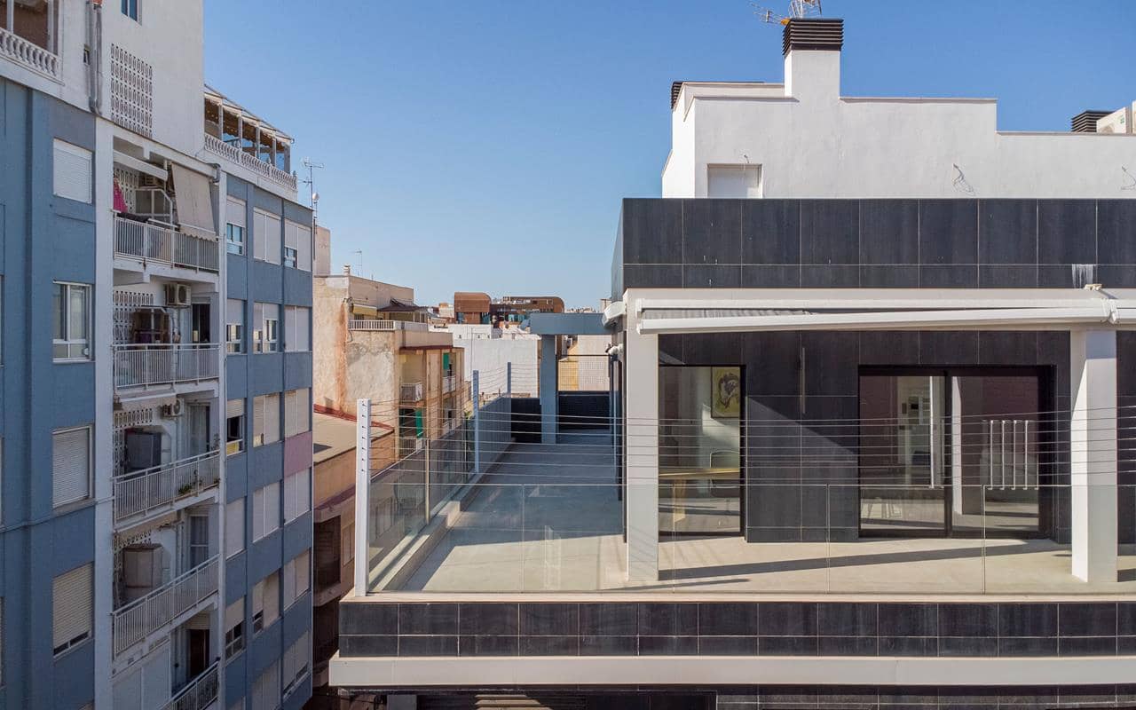 3 slaapkamer Penthouse te koop in Torrevieja met garage - € 545.000 (Ref: 9793652)