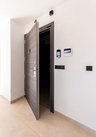 3 slaapkamer Penthouse te koop in Torrevieja met garage - € 545.000 (Ref: 9793652)