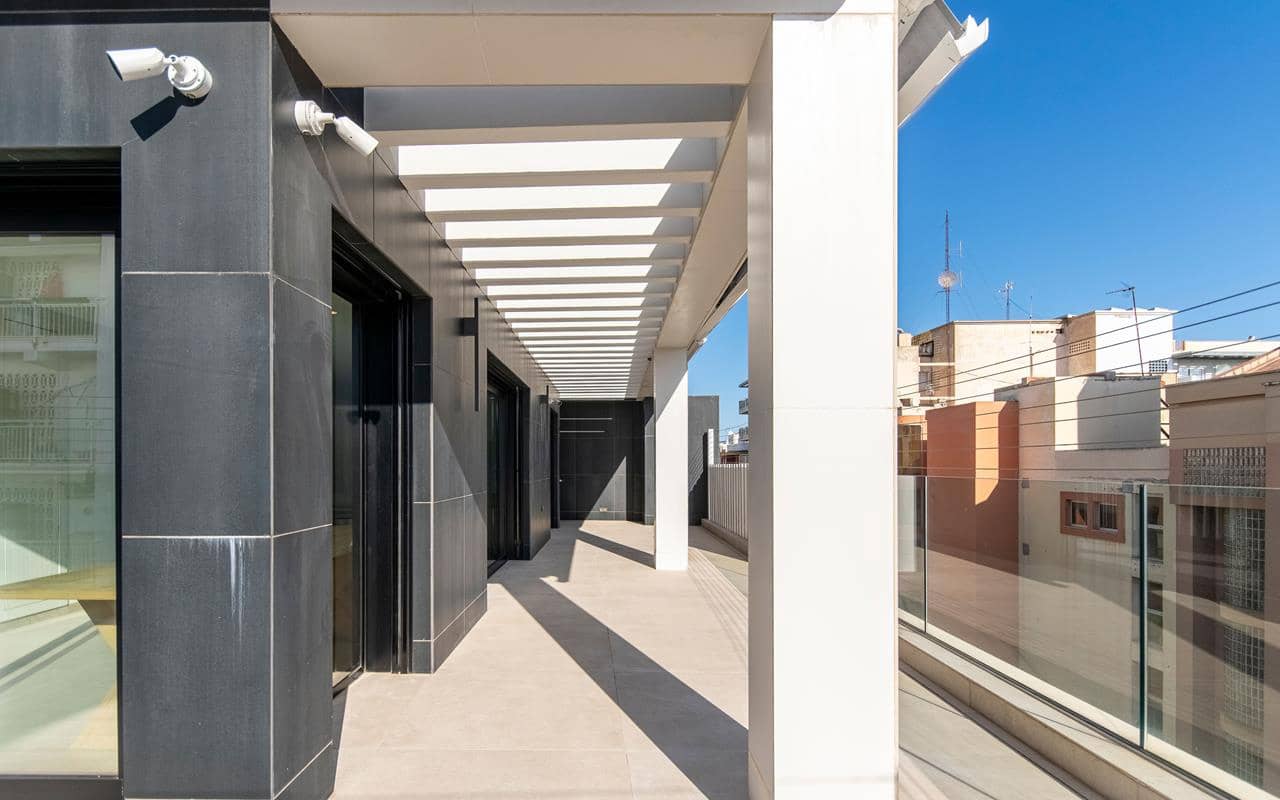 3 slaapkamer Penthouse te koop in Torrevieja met garage - € 545.000 (Ref: 9793652)