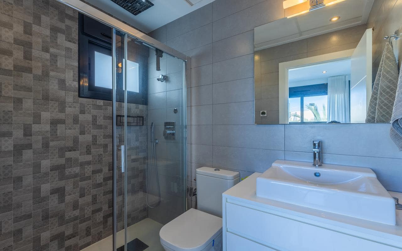 3 soverom Villa til salgs i Cabo Roig med svømmebasseng garasje - € 510 000 (Ref: 9796087)