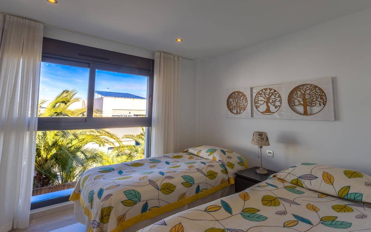 3 soverom Villa til salgs i Cabo Roig med svømmebasseng garasje - € 510 000 (Ref: 9796087)