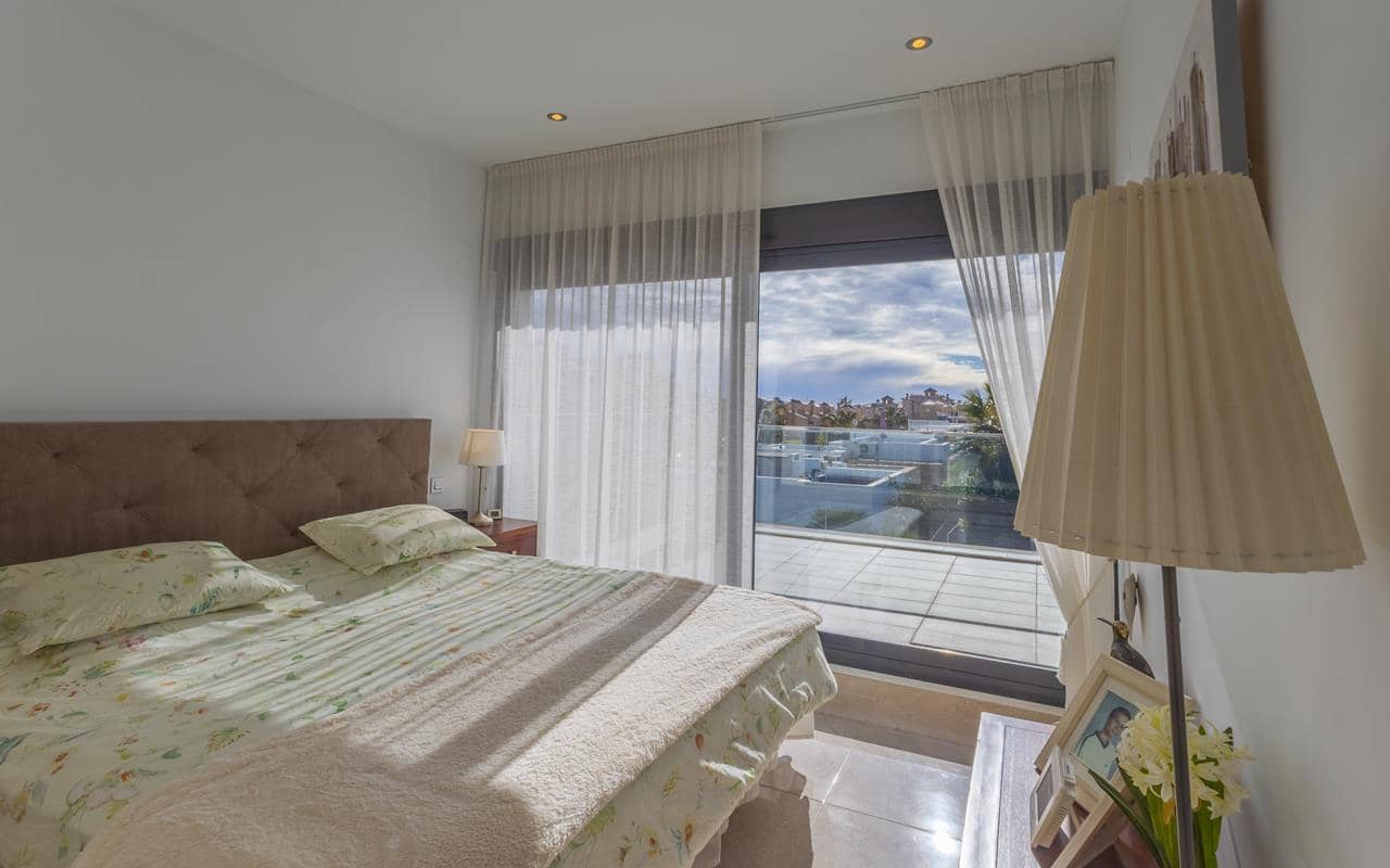 3 soverom Villa til salgs i Cabo Roig med svømmebasseng garasje - € 510 000 (Ref: 9796087)