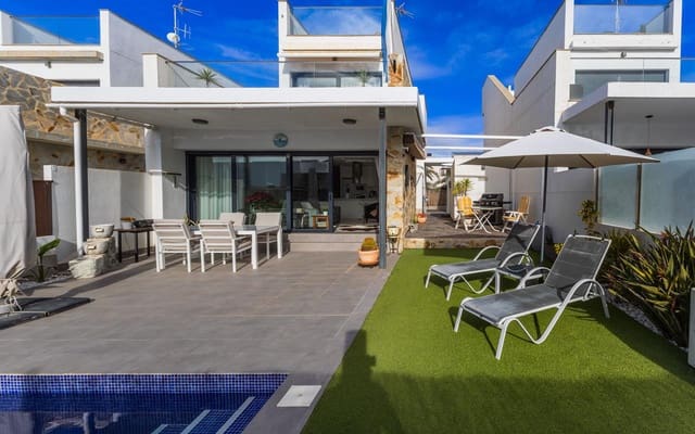 3 soverom Villa til salgs i Cabo Roig, Orihuela med svømmebasseng garasje - € 510 000 (Ref: 9796087)