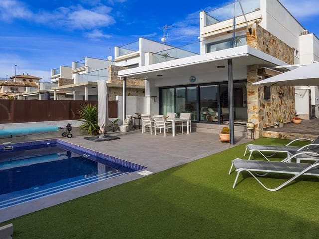 3 Bedrooms Modern Detached Villa with Pool, Off-Road Parking and Solarium.