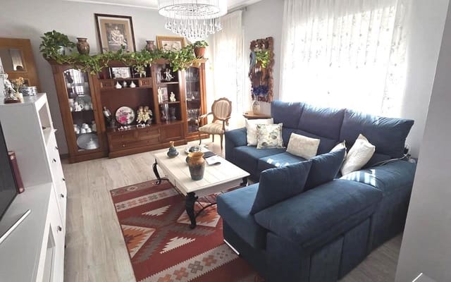 3 soveværelse Lejlighed til salg i Torrevieja med garage - € 189.000 (Ref: 9796088)