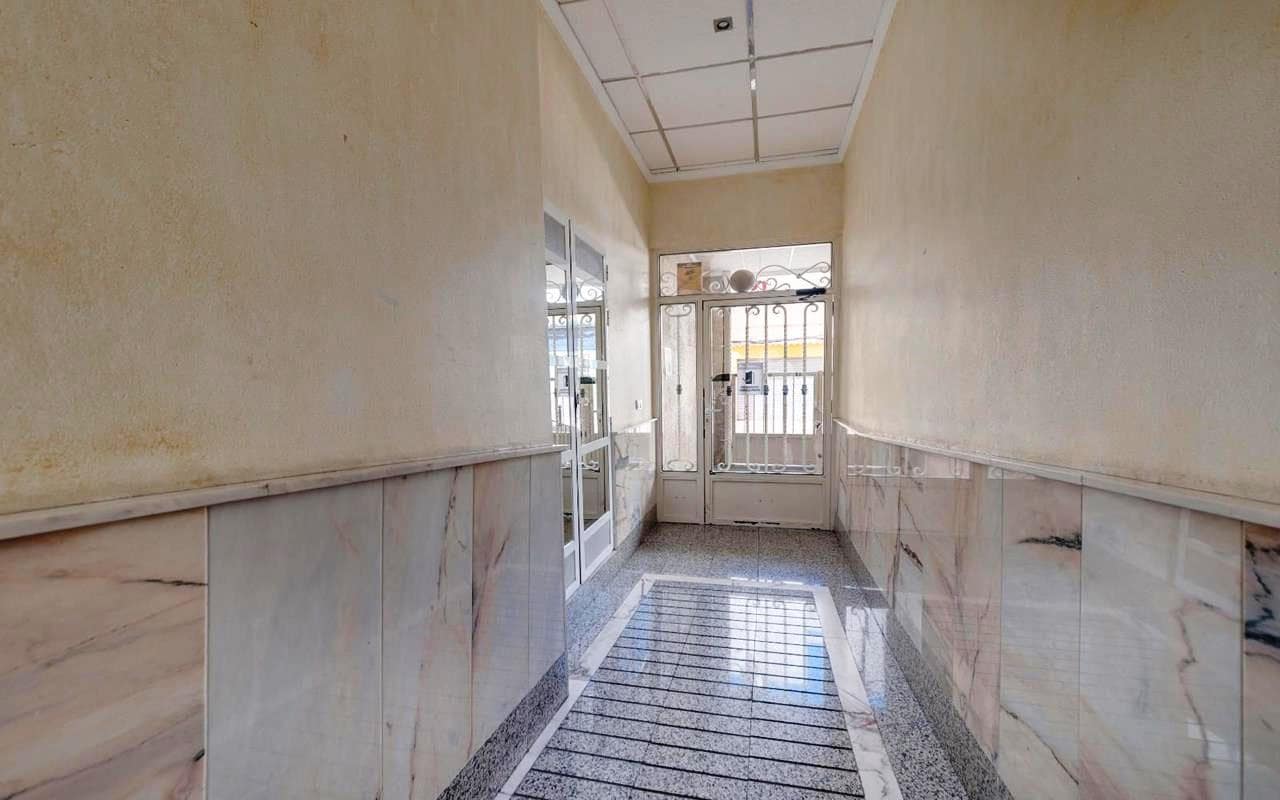 3 soveværelse Lejlighed til salg i Torrevieja med garage - € 189.000 (Ref: 9796088)