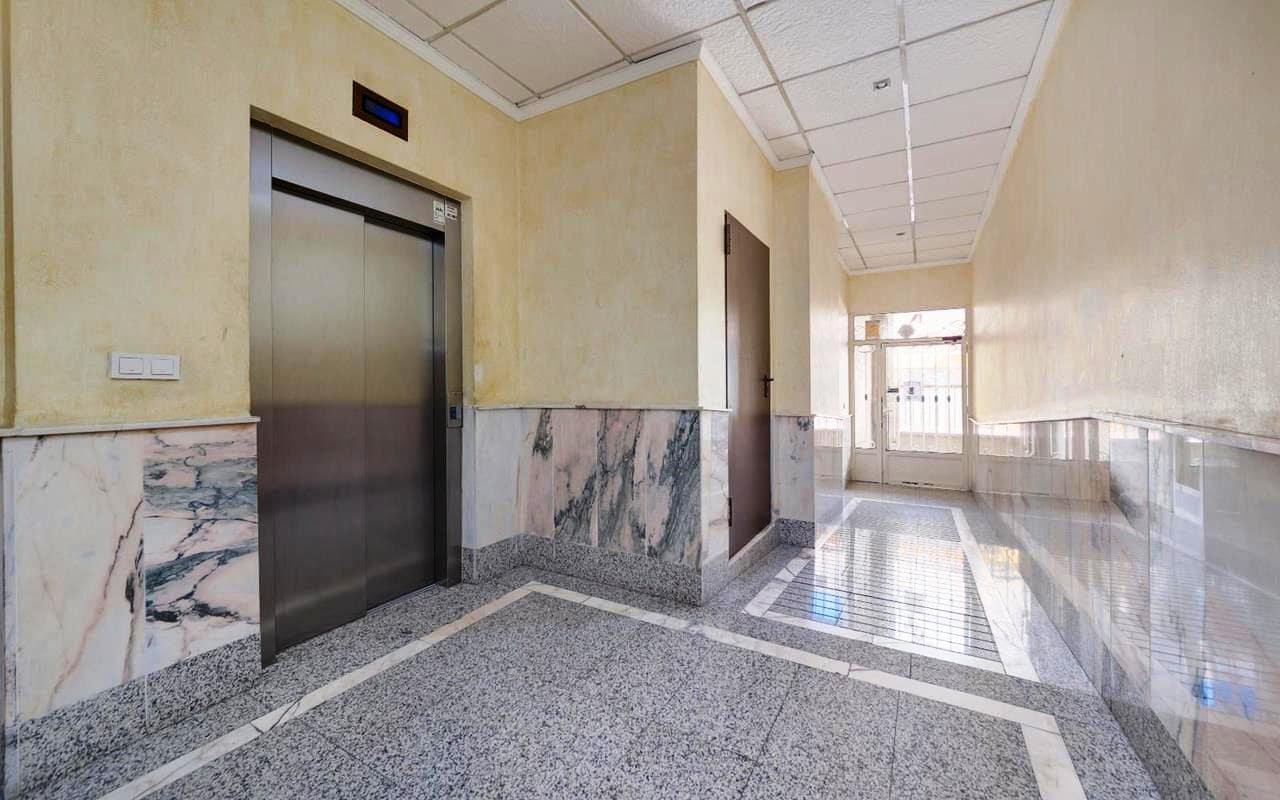 3 soveværelse Lejlighed til salg i Torrevieja med garage - € 189.000 (Ref: 9796088)