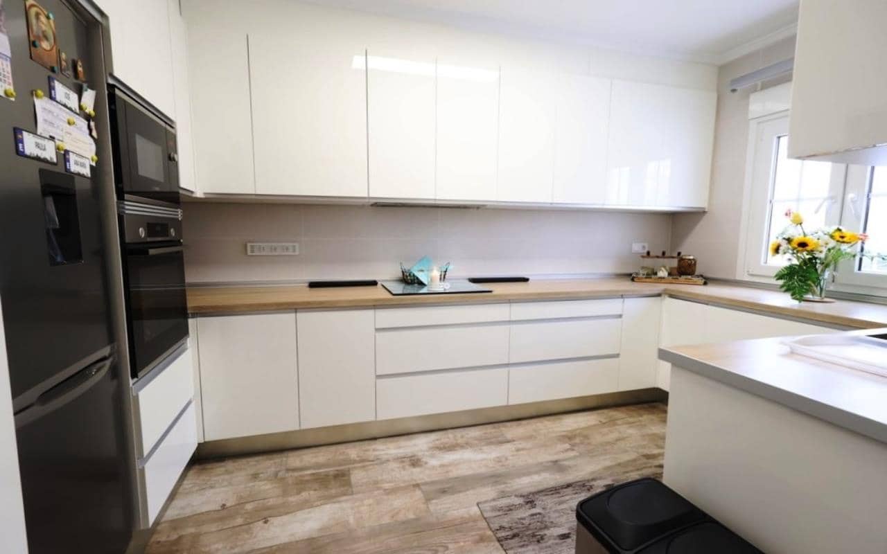 4 soveværelse Villa til salg i Villamartin med swimmingpool garage - € 408.000 (Ref: 9798484)