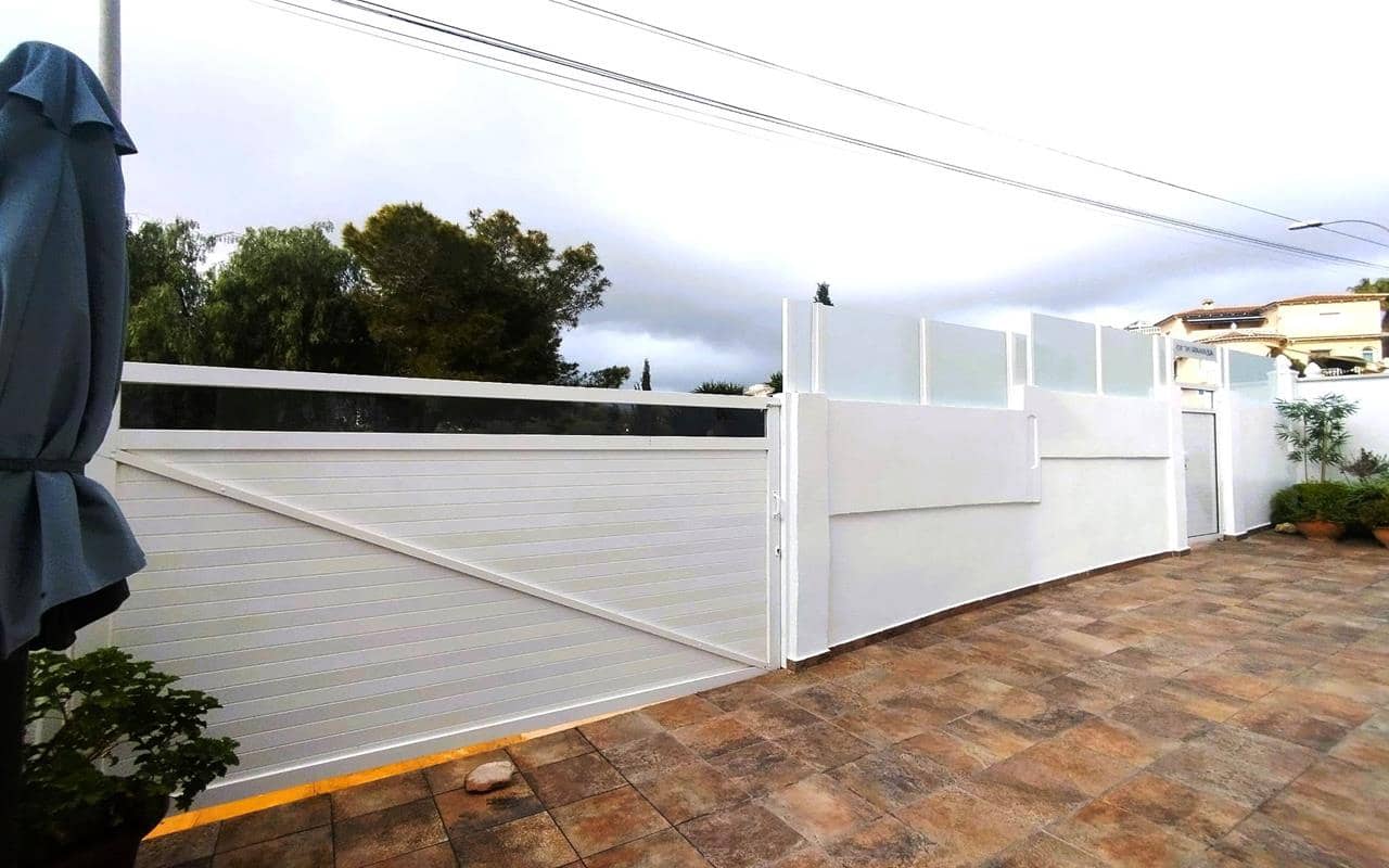 4 soveværelse Villa til salg i Villamartin med swimmingpool garage - € 408.000 (Ref: 9798484)