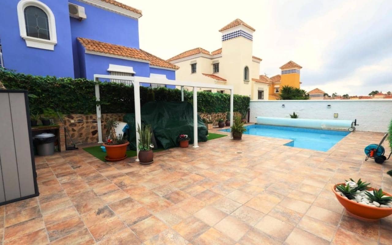 4 soveværelse Villa til salg i Villamartin med swimmingpool garage - € 408.000 (Ref: 9798484)