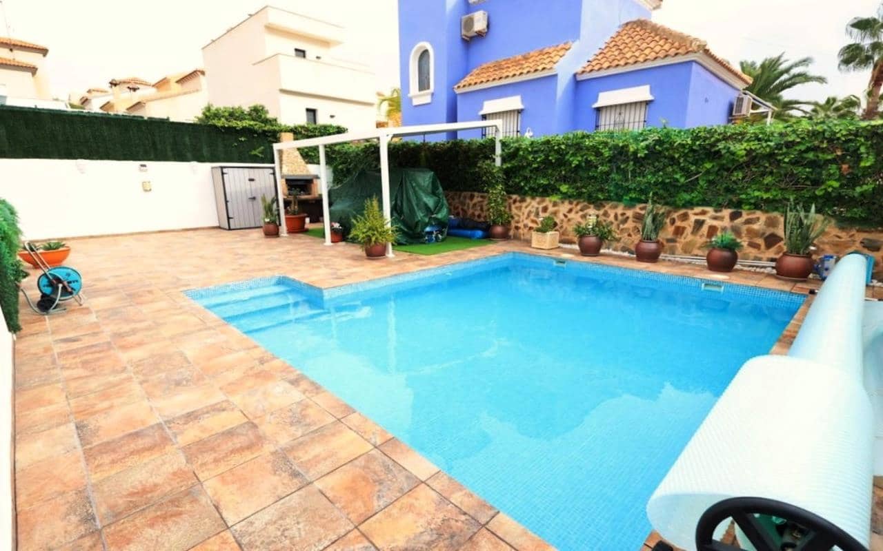 4 soveværelse Villa til salg i Villamartin med swimmingpool garage - € 408.000 (Ref: 9798484)