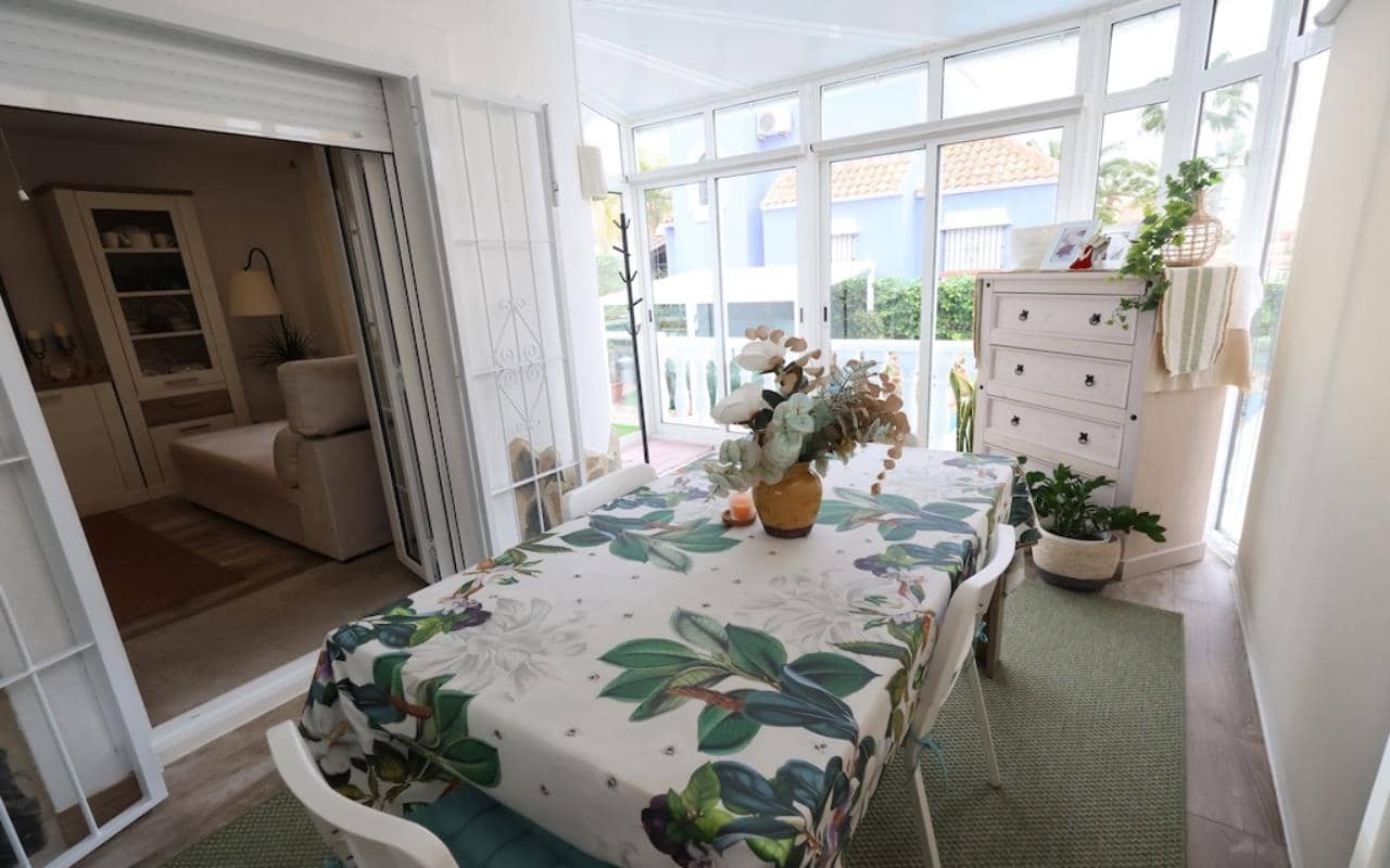 4 soveværelse Villa til salg i Villamartin med swimmingpool garage - € 408.000 (Ref: 9798484)