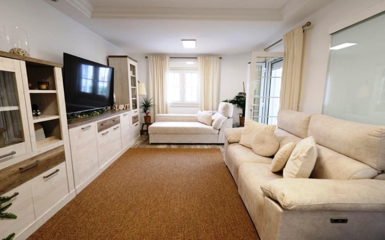 4 soveværelse Villa til salg i Villamartin med swimmingpool garage - € 408.000 (Ref: 9798484)