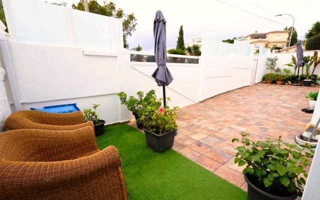 4 soveværelse Villa til salg i Villamartin, Orihuela med swimmingpool garage - € 408.000 (Ref: 9798484)