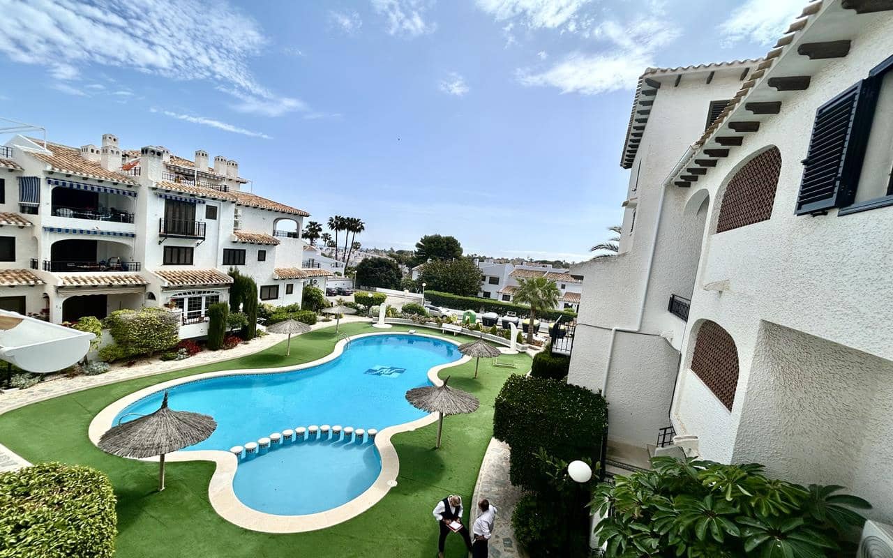 2 makuuhuone Huoneisto myytävänä paikassa Cabo Roig mukana uima-altaan - 205 000 € (Ref: 9800179)