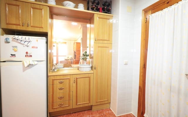 2 quarto Apartamento para venda em Torrevieja com piscina - 139 000 € (Ref: 9824041)