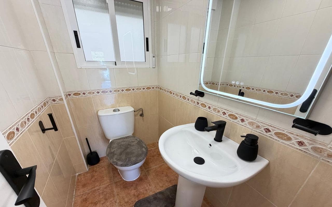 3 makuuhuone Omakotitalo myytävänä paikassa Punta Prima mukana uima-altaan 
autotalli - 249 900 € (Ref: 9824042)