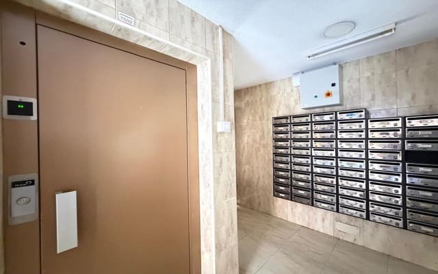 2 slaapkamer Appartement te koop in Torrevieja - € 179.900 (Ref: 9825814)