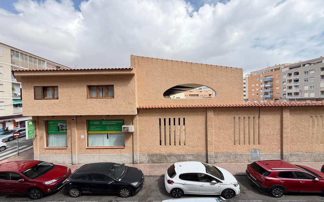 2 slaapkamer Appartement te koop in Torrevieja - € 179.900 (Ref: 9825814)