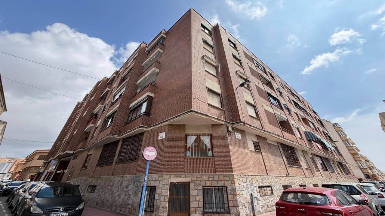 2 slaapkamer Appartement te koop in Torrevieja - € 179.900 (Ref: 9825814)