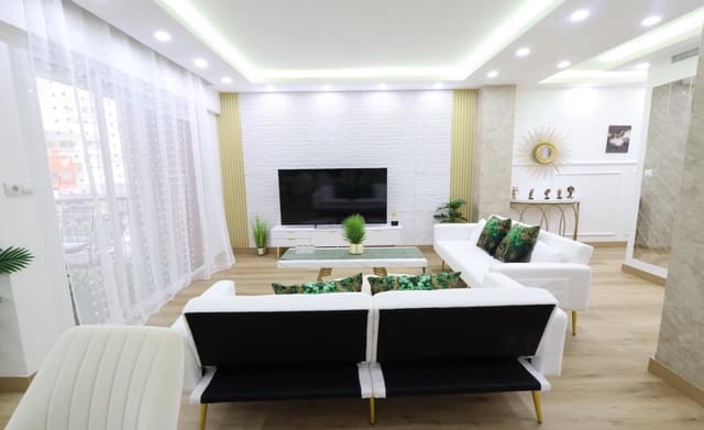 4 sovrum Lägenhet till salu i Torrevieja - 285 000 € (Ref: 9826092)