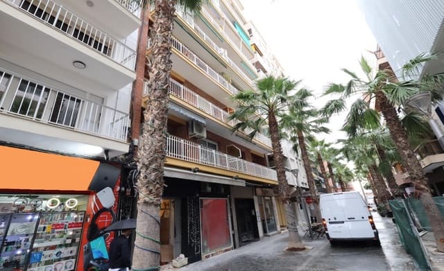 4 sovrum Lägenhet till salu i Torrevieja - 285 000 € (Ref: 9826092)