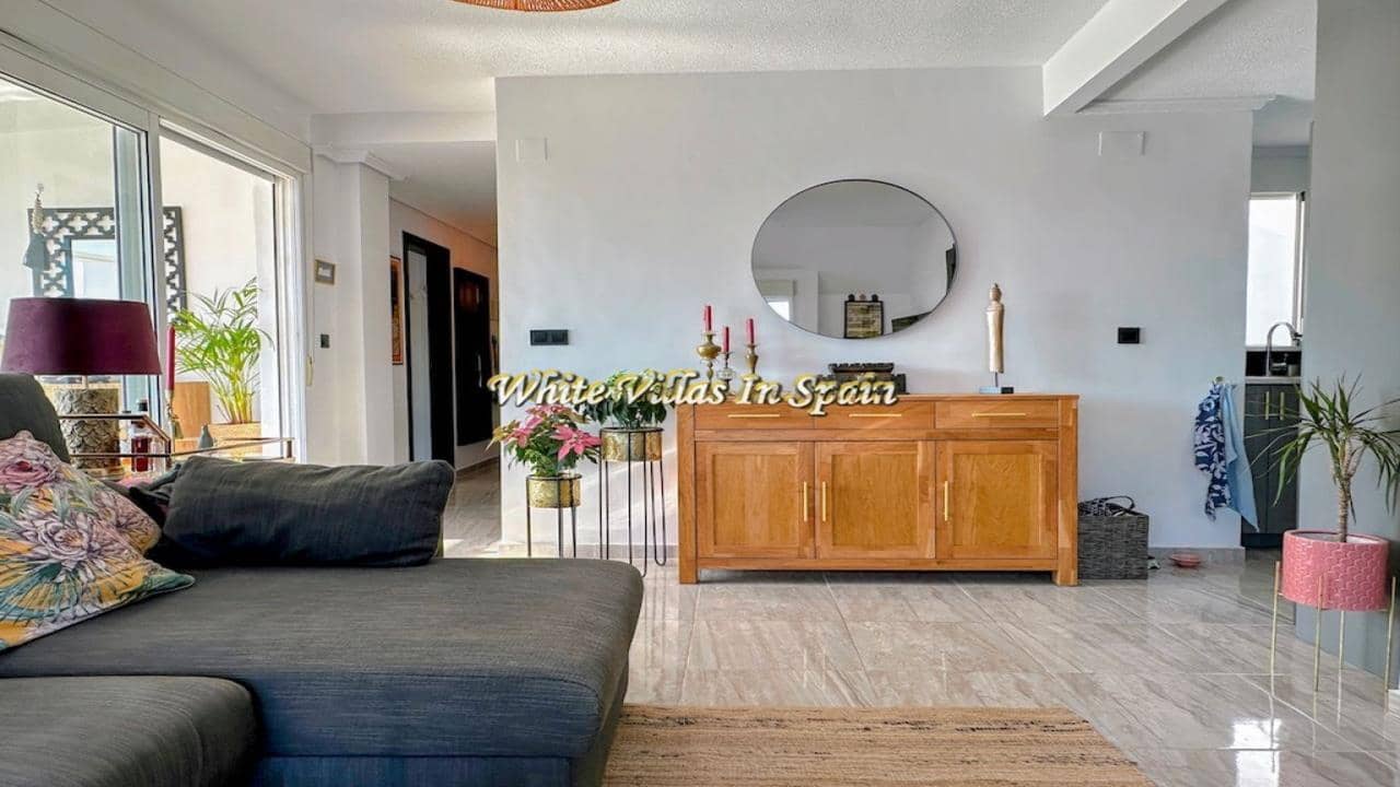 4 bedroom Penthouse for sale in Torrevieja - € 249,000 (Ref: 9828024)