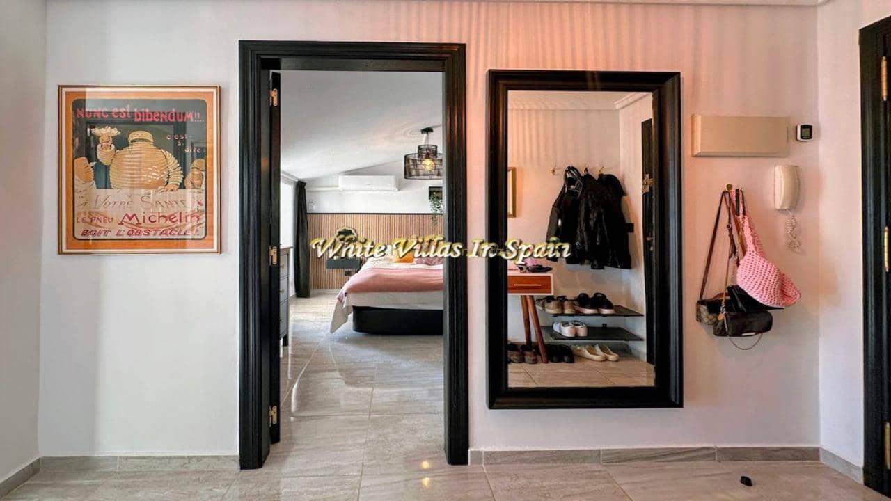 4 bedroom Penthouse for sale in Torrevieja - € 249,000 (Ref: 9828024)