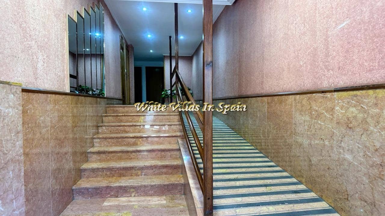 4 bedroom Penthouse for sale in Torrevieja - € 249,000 (Ref: 9828024)