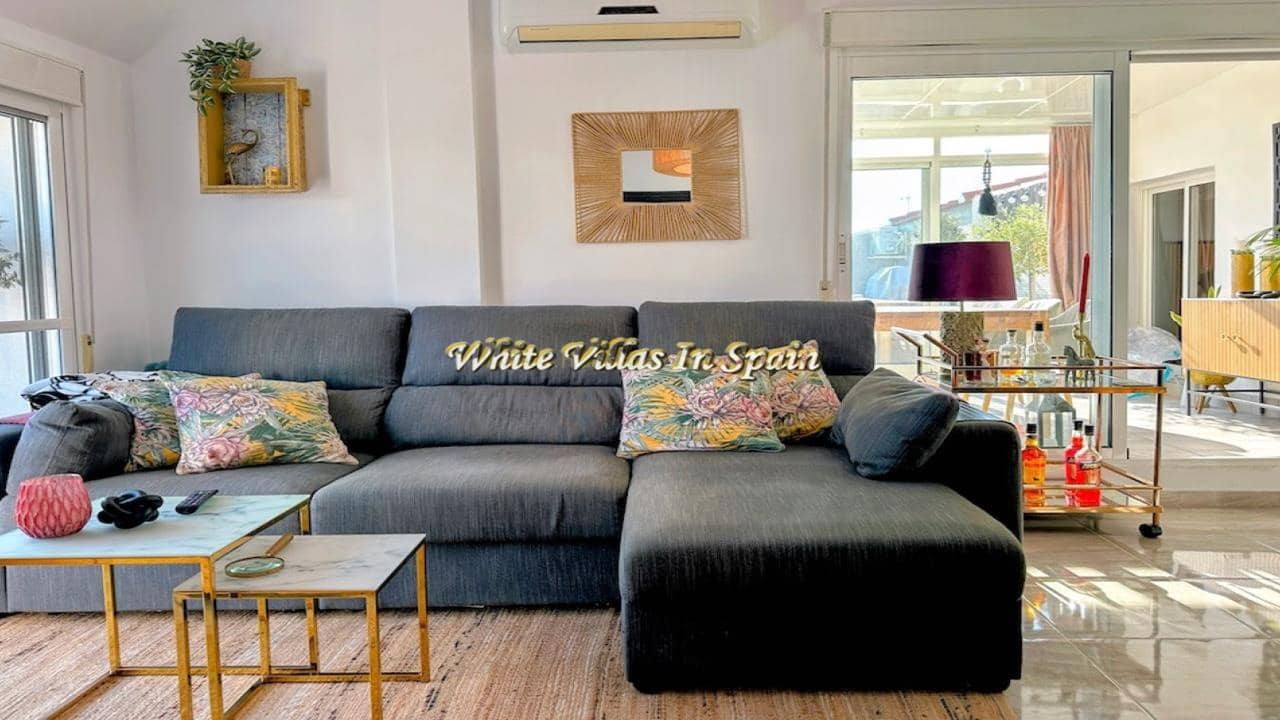4 bedroom Penthouse for sale in Torrevieja - € 249,000 (Ref: 9828024)