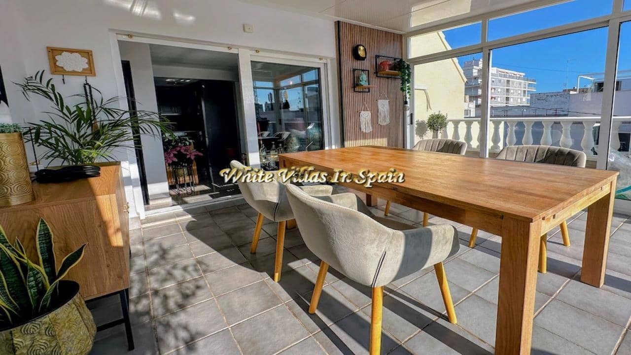 4 bedroom Penthouse for sale in Torrevieja - € 249,000 (Ref: 9828024)