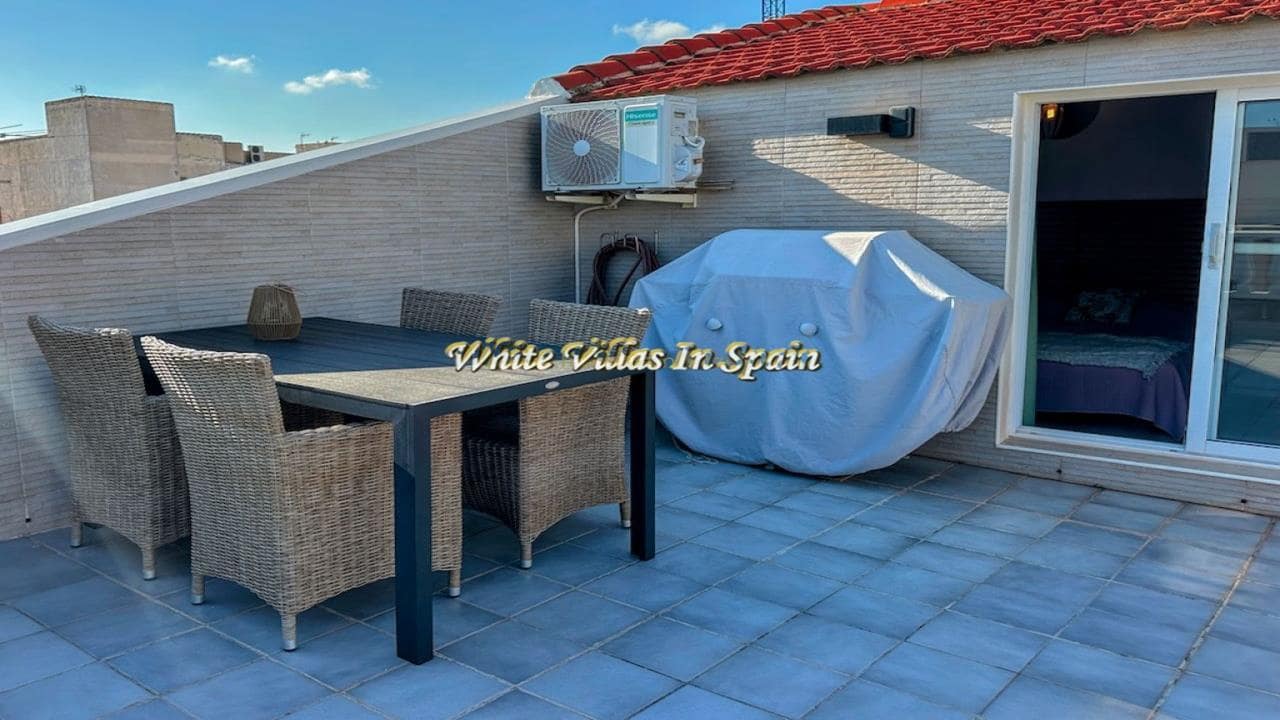 4 bedroom Penthouse for sale in Torrevieja - € 249,000 (Ref: 9828024)