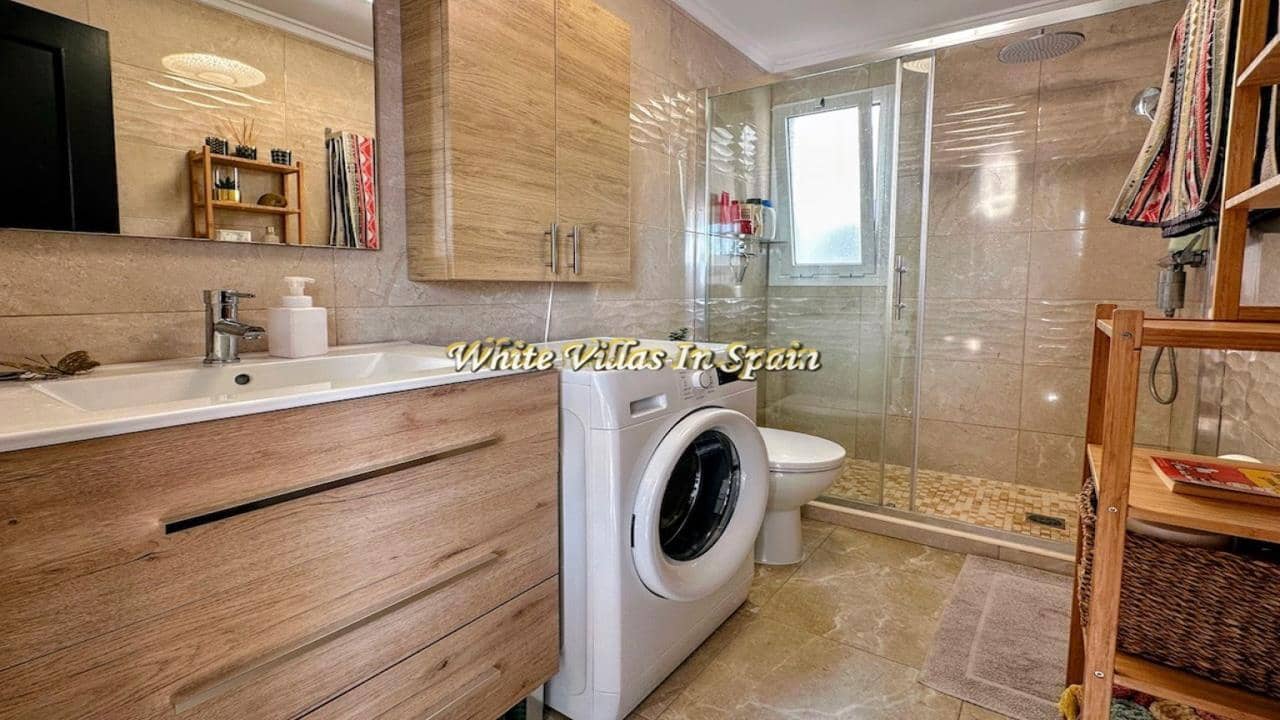 4 bedroom Penthouse for sale in Torrevieja - € 249,000 (Ref: 9828024)