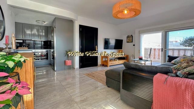 4 bedroom Penthouse for sale in Torrevieja - € 249,000 (Ref: 9828024)