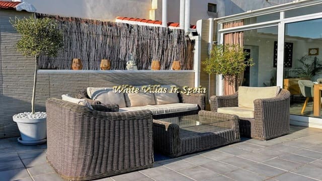 4 bedroom Penthouse for sale in Torrevieja - € 249,000 (Ref: 9828024)