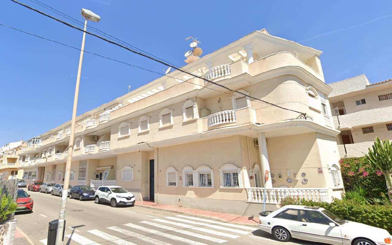 3 bedroom Penthouse for sale in Torrevieja - € 285,000 (Ref: 9833088)