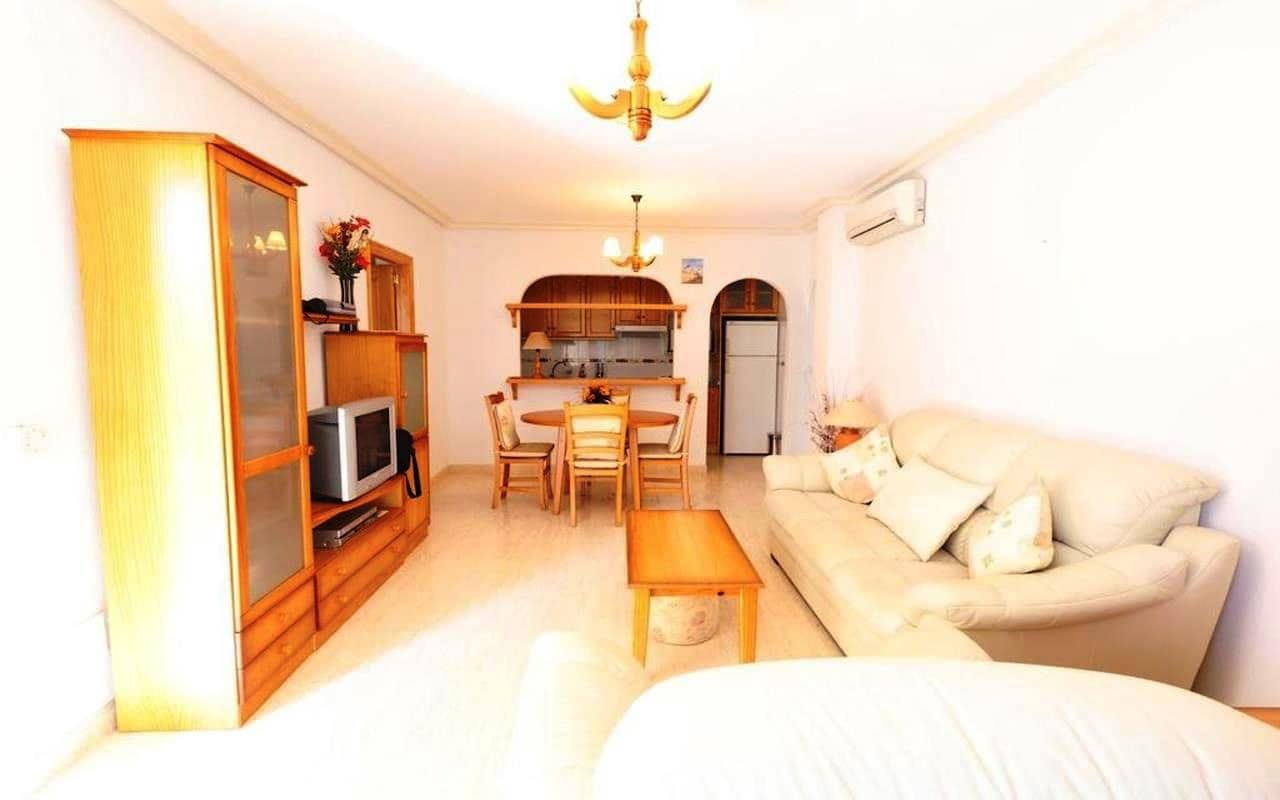 2 quarto Bungalow para venda em Playa Flamenca com piscina garagem - 189 000 € (Ref: 9839950)