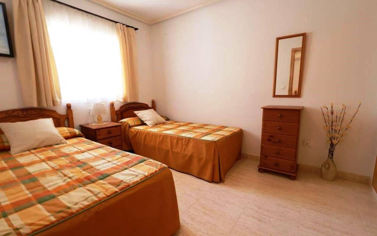 2 quarto Bungalow para venda em Playa Flamenca com piscina garagem - 189 000 € (Ref: 9839950)