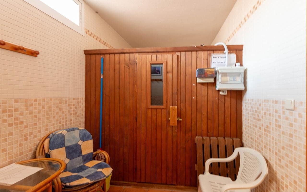 2 quarto Bungalow para venda em Playa Flamenca com piscina garagem - 189 000 € (Ref: 9839950)