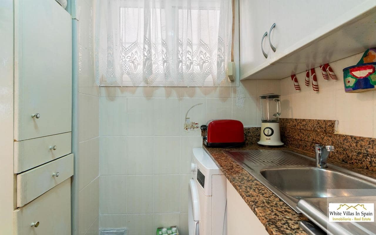 2 chambre Appartement à vendre à Punta Prima avec piscine garage - 150 000 € (Ref: 9839959)