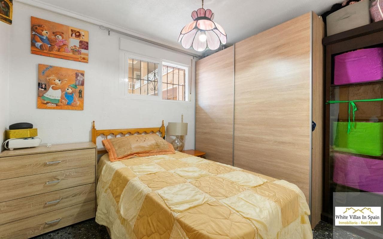 2 chambre Appartement à vendre à Punta Prima avec piscine garage - 150 000 € (Ref: 9839959)