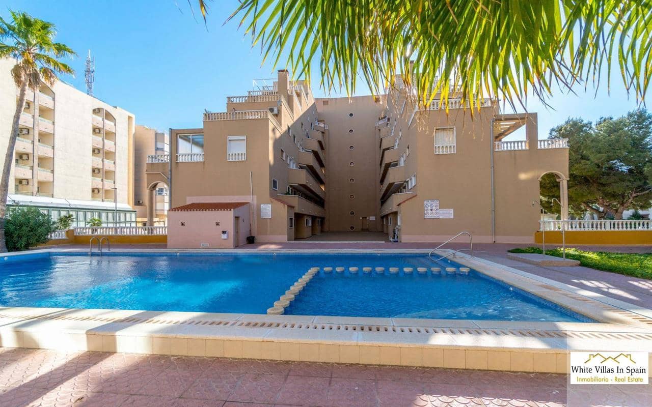 2 chambre Appartement à vendre à Punta Prima avec piscine garage - 150 000 € (Ref: 9839959)