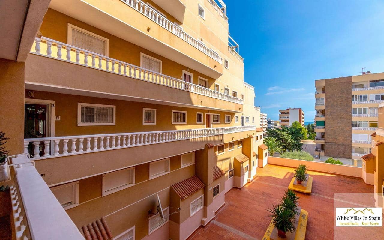 2 chambre Appartement à vendre à Punta Prima avec piscine garage - 150 000 € (Ref: 9839959)