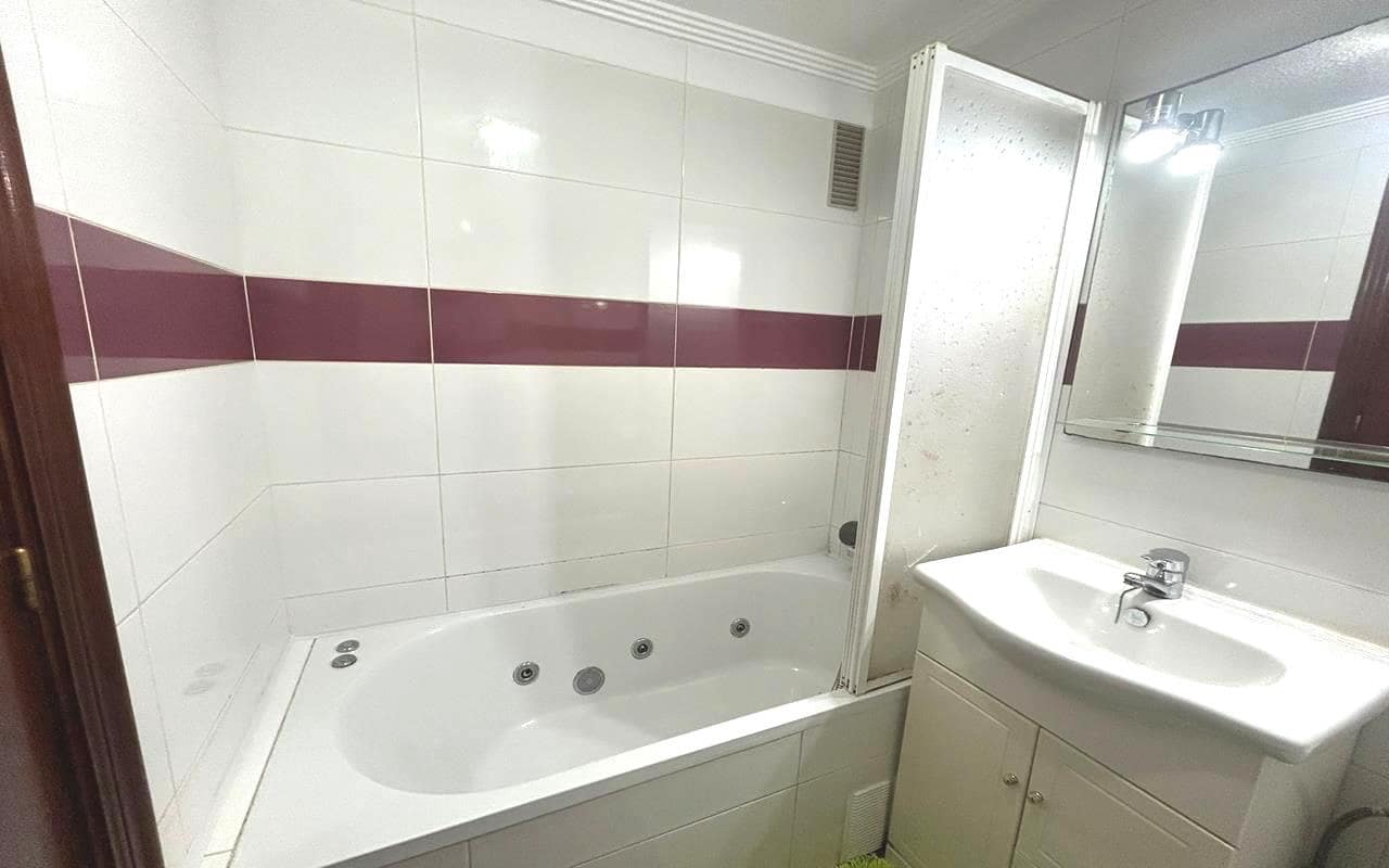 2 bedroom Apartment for sale in Torrevieja with pool - € 149,900 (Ref: 9841425)