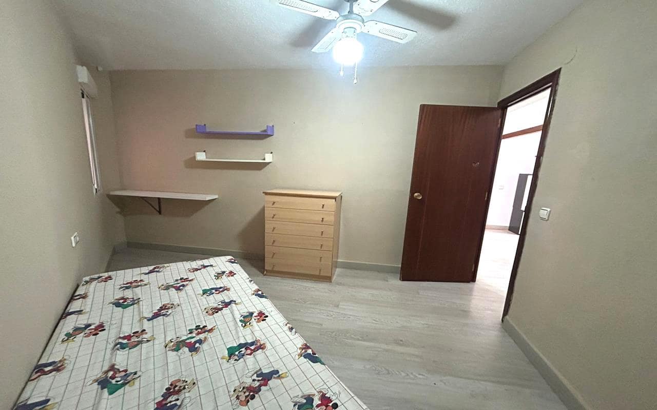 2 bedroom Apartment for sale in Torrevieja with pool - € 149,900 (Ref: 9841425)