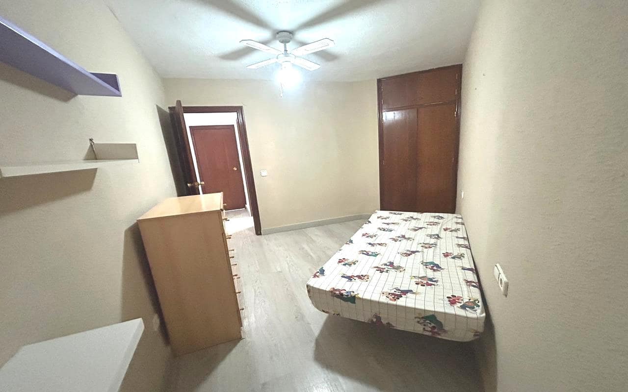 2 bedroom Apartment for sale in Torrevieja with pool - € 149,900 (Ref: 9841425)