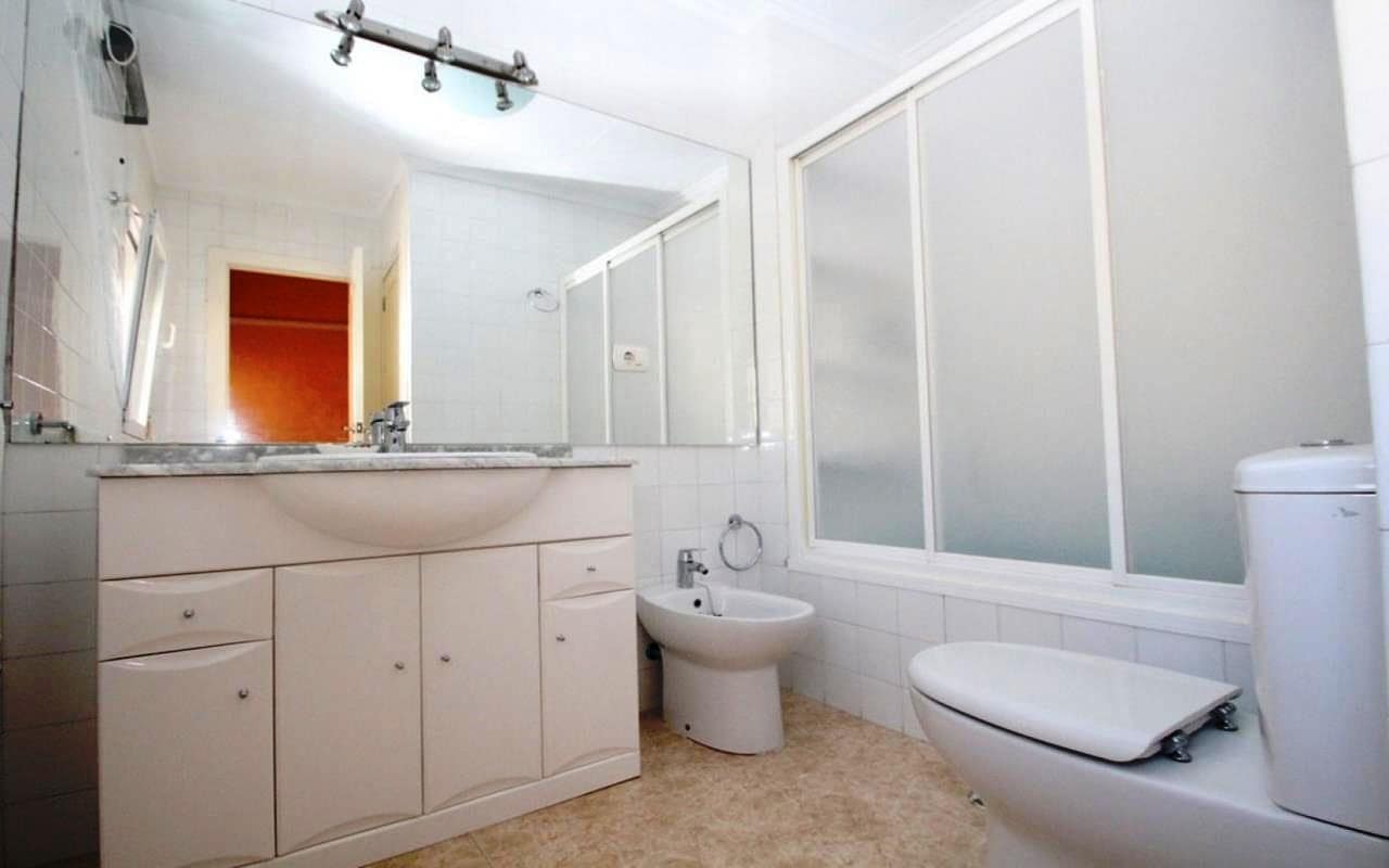 5 quarto Moradia para venda em Cabo Roig com piscina garagem - 1 250 000 € (Ref: 9844567)