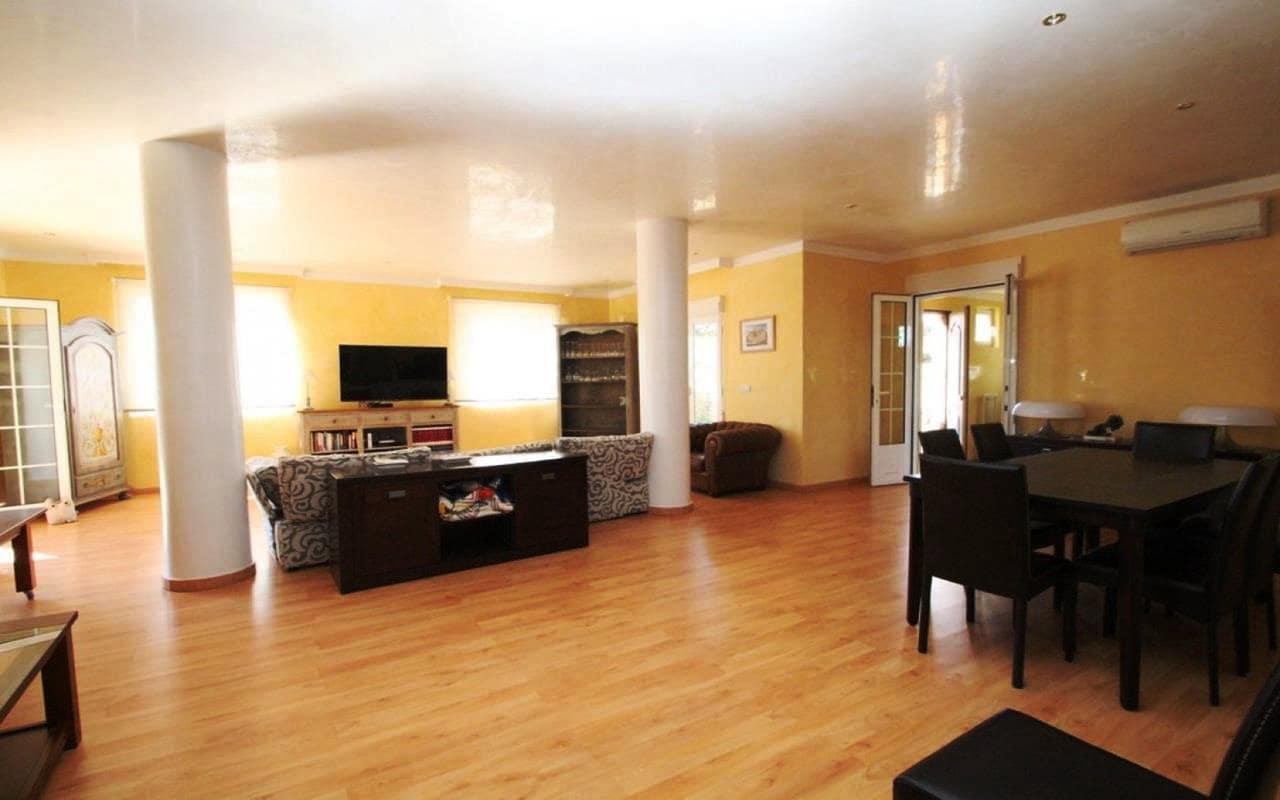5 quarto Moradia para venda em Cabo Roig com piscina garagem - 1 250 000 € (Ref: 9844567)