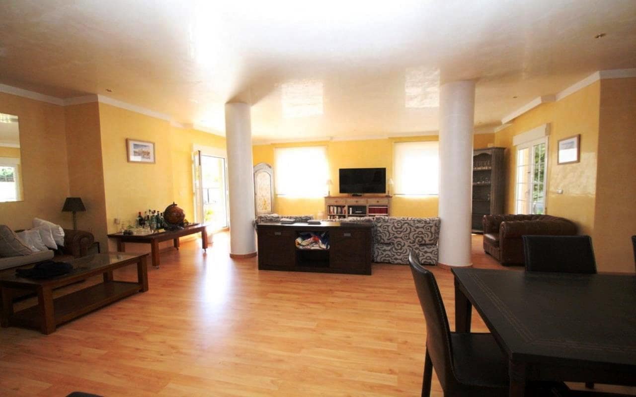 5 quarto Moradia para venda em Cabo Roig com piscina garagem - 1 250 000 € (Ref: 9844567)