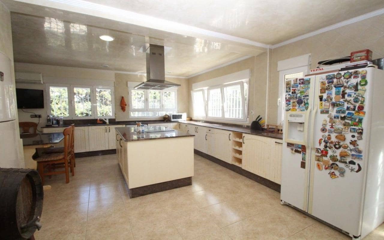 5 quarto Moradia para venda em Cabo Roig com piscina garagem - 1 250 000 € (Ref: 9844567)